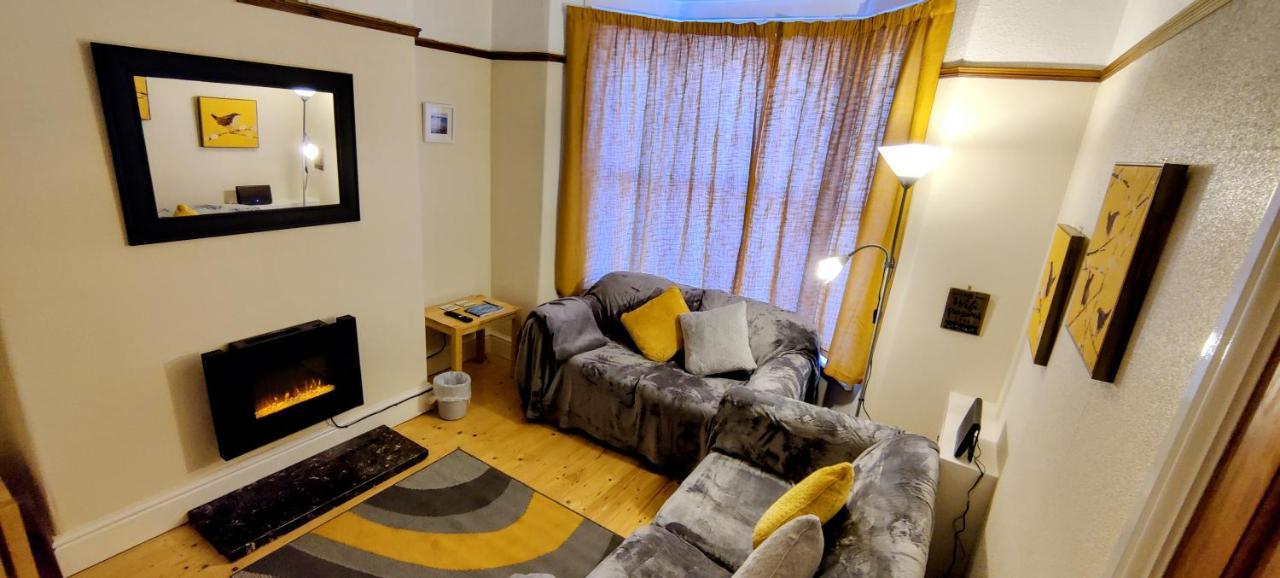 Rhubarb Terrace On The Coast - Sleeps 1-6 Villa Colwyn Bay Eksteriør bilde