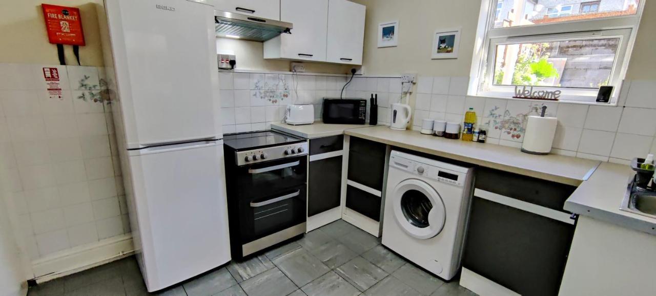 Rhubarb Terrace On The Coast - Sleeps 1-6 Villa Colwyn Bay Eksteriør bilde